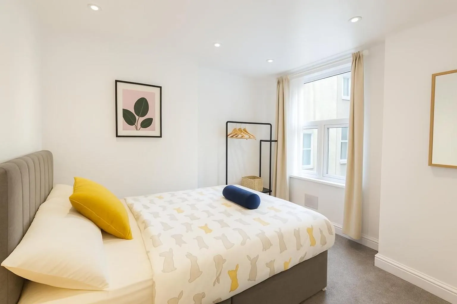 Stylish Modern Apartment For Up To 4 Nr Citycentre Cardiff United Kingdom