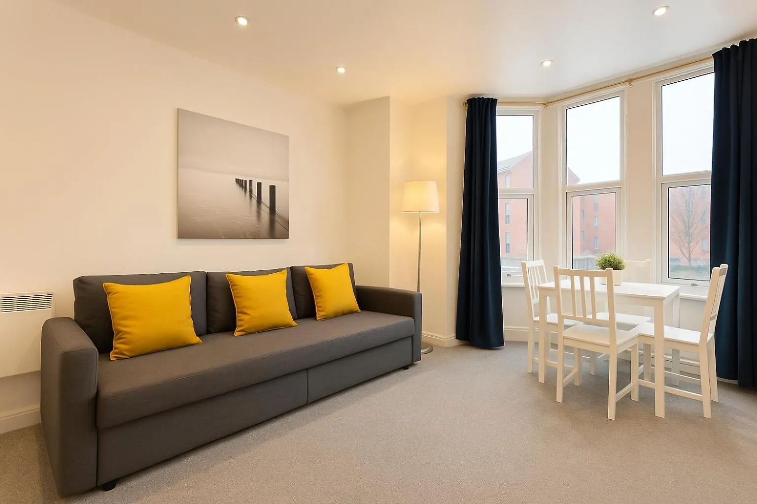 Stylish Modern Apartment For Up To 4 Nr Citycentre Cardiff